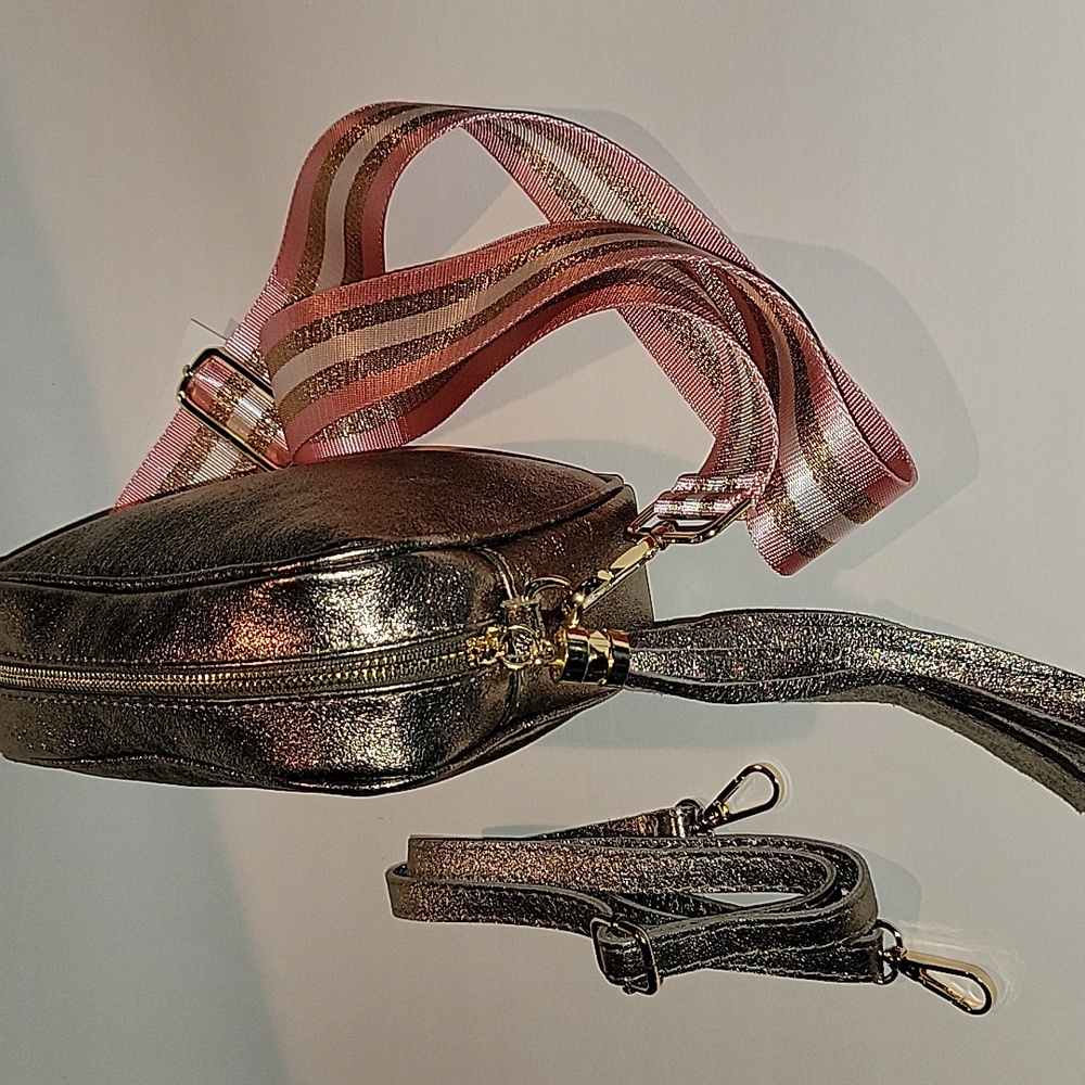 CREDENZA ITALY METALLIC GOLD CROSSBODY/ SHOULDER BAG WITH TASSLE - Picture 2 of 12